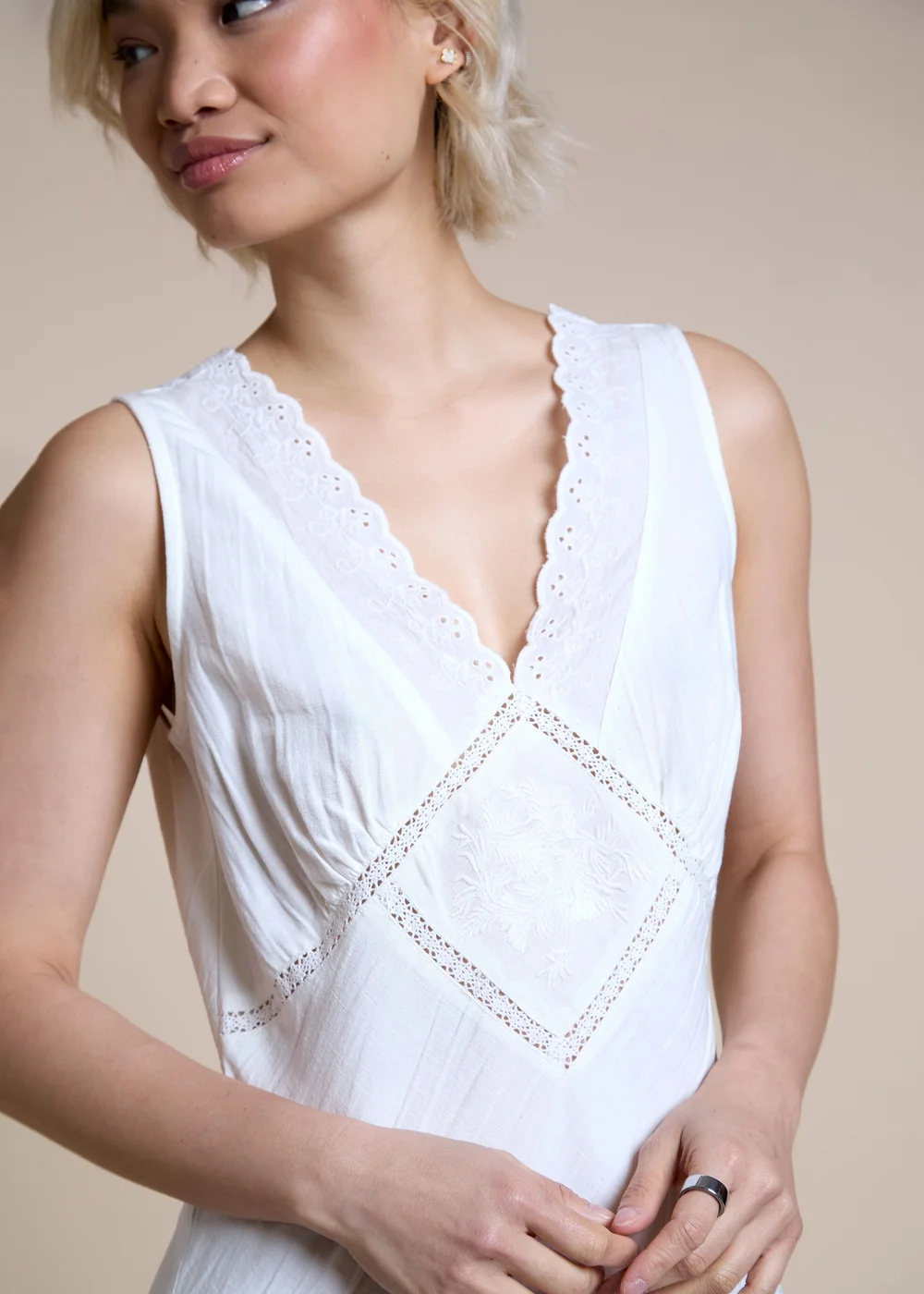 Neon Rose White V-Neck Lace Detail Midaxi Dress - L Image 3
