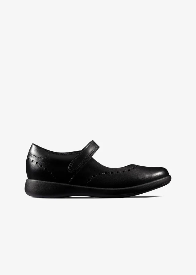 Clarks School Girls Black Etch Craft Kid Leather Narrow