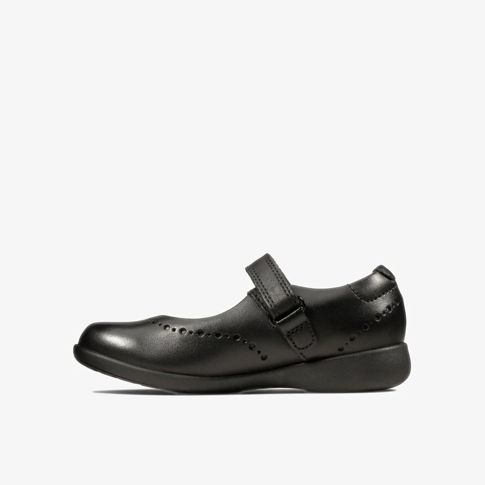 Clarks School Etch Craft Toddler Black Leather Narrow - 8.5 Infants Image 2
