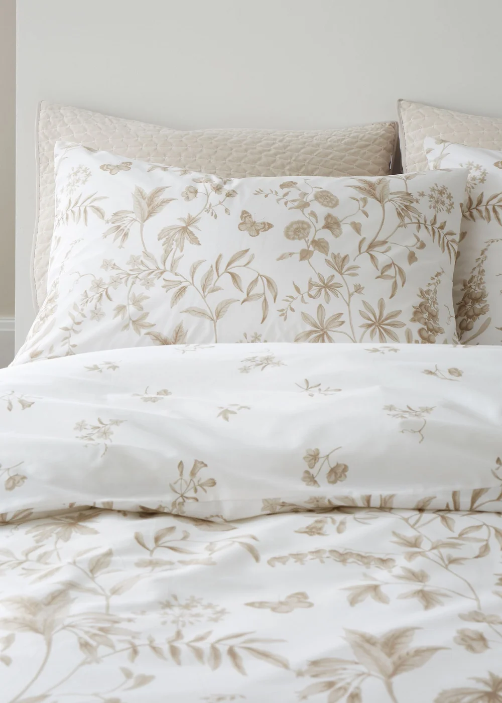 Bianca Fine Linens Thea Floral 200 Thread Count Cotton Reversible Duvet Cover Set Natural - Single Image 3