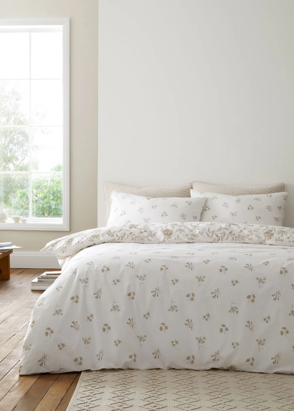 Bianca Fine Linens Thea Floral 200 Thread Count Cotton Reversible Duvet Cover Set Natural - Single Image 2