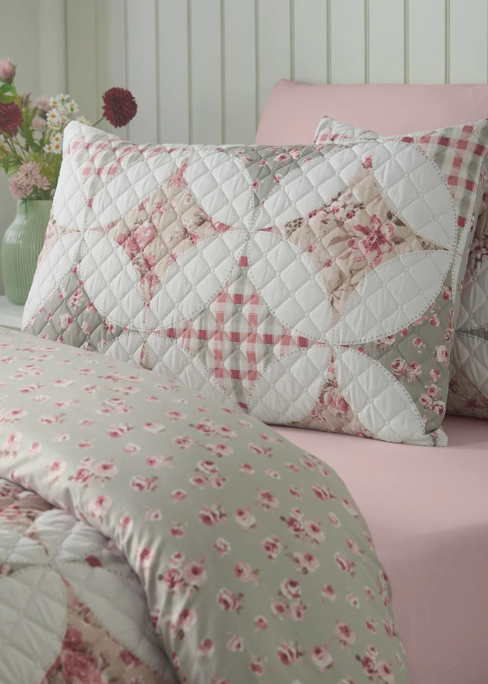 Catherine Lansfield Pinsonic Patchwork Reversible Duvet Cover Set Green - Single Image 3