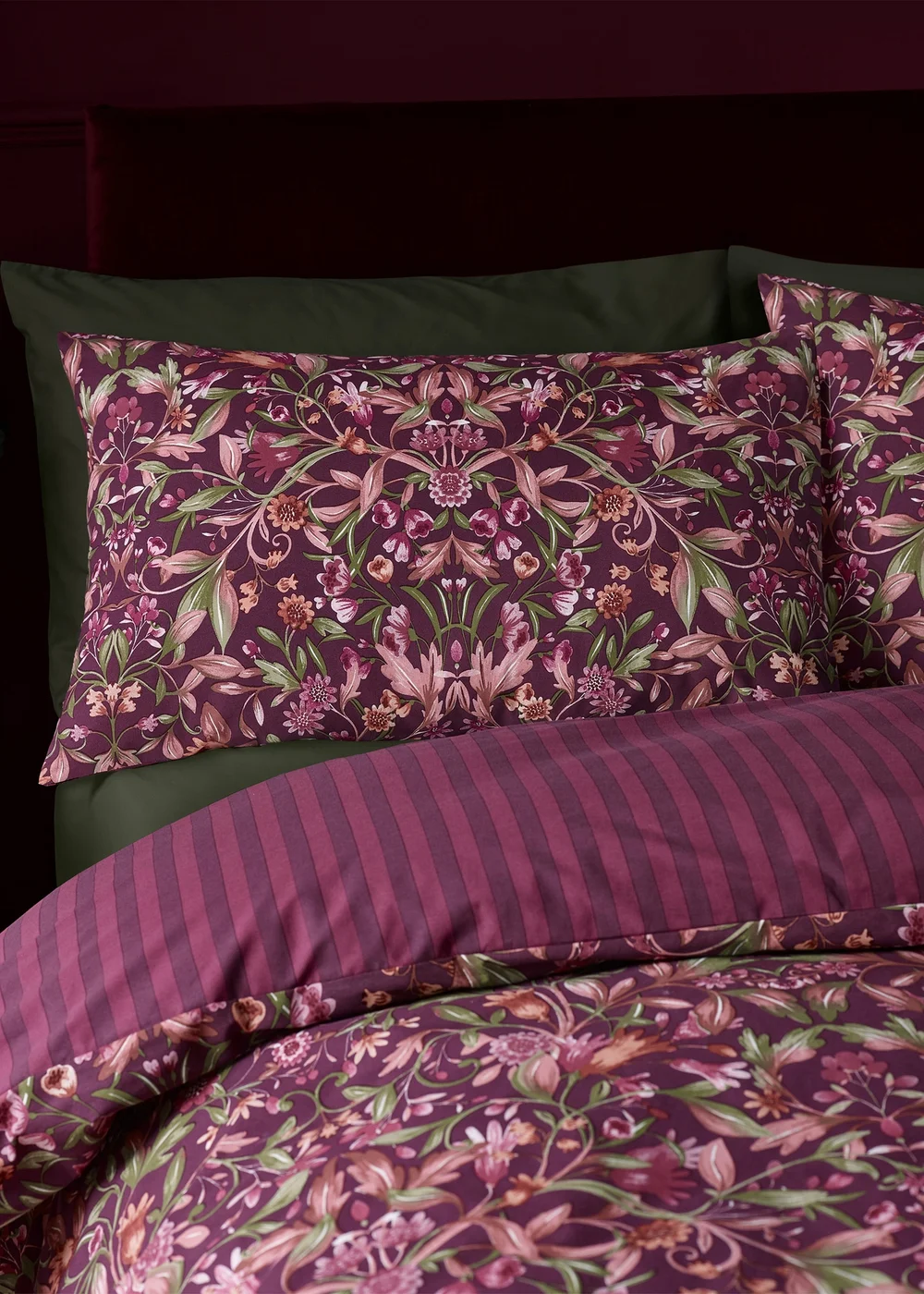 Catherine Lansfield Richmond Floral Reversible Duvet Cover Set Plum - Double Image 3
