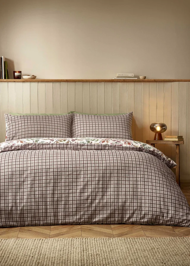 Catherine Lansfield Woodland Stag So Soft Reversible Duvet Cover Set Cream