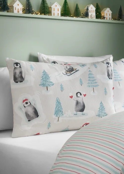 Catherine Lansfield Brushed Christmas Penguins Cotton Reversible Duvet Cover Set Green - Single Image 3