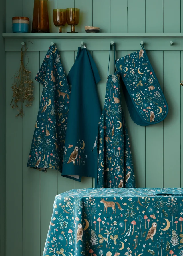 Catherine Lansfield Enchanted Twilight Animals Cotton 70x80cm Kitchen Adult Apron Green
