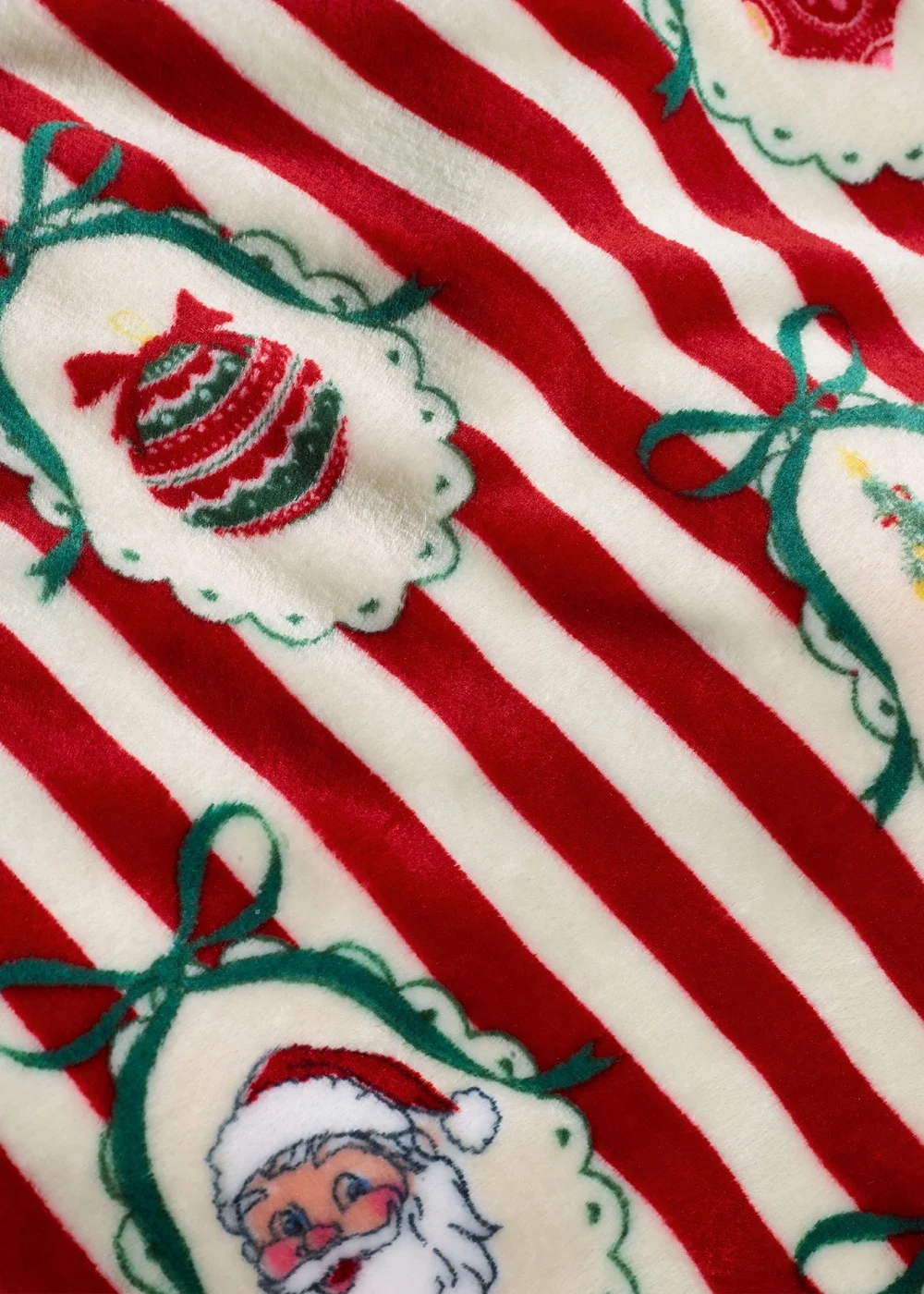 Catherine Lansfield Christmas Vintage Stripe Cosy Fleece 130x170cm Blanket Throw Red - One Size Image 3