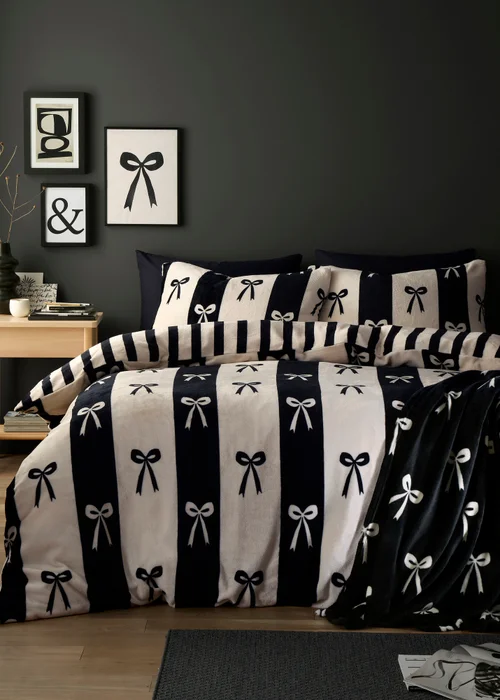 Fusion Bows Fleece Black Throw - 120 X 150 Image 5