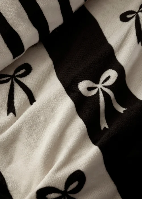 Fusion Bows Fleece Black Duvet Cover Set - Single Image 3