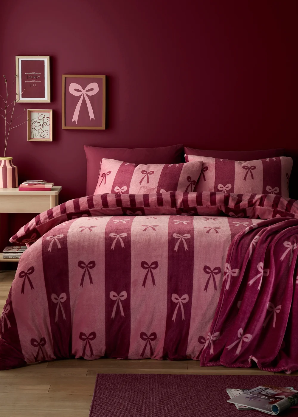 Fusion Bows Fleece Berry Duvet Cover Set - Single Image 5