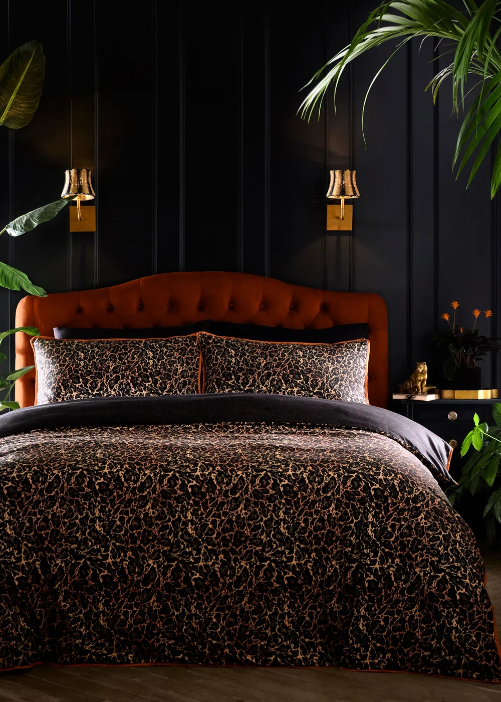 Laurence Llewelyn-Bowen Roxy Leopard Print Reversible Black Duvet Cover Set - Double Image 1
