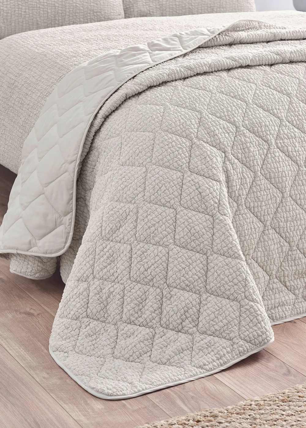 Catherine Lansfield Crinkle Seersucker Texture 220x220cm Bedspread Natural - One Size Image 1