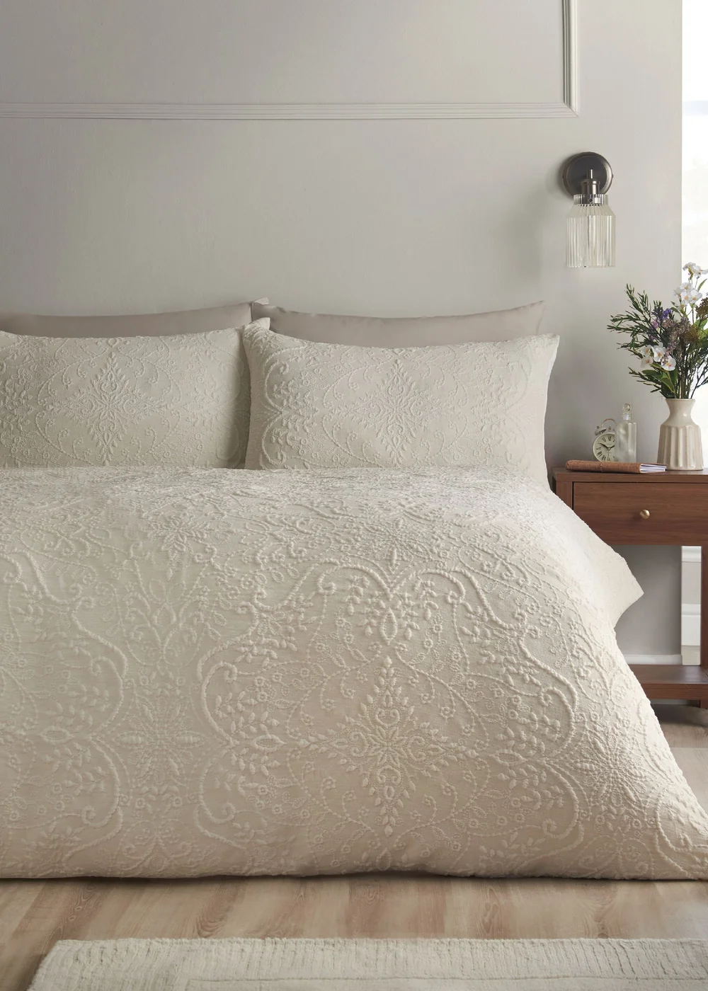 Catherine Lansfield Amelia Jacquard Duvet Cover Set Cream - King Image 1