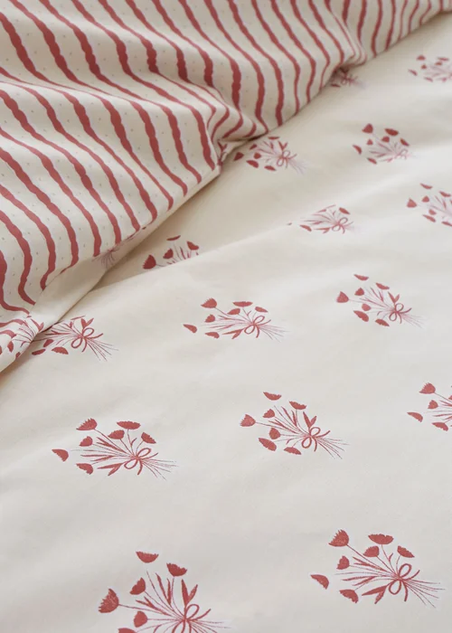Emily Bond Hand Gathered Posy 100% Cotton Reversible Duvet Cover Set Cream / Red - Single Image 5