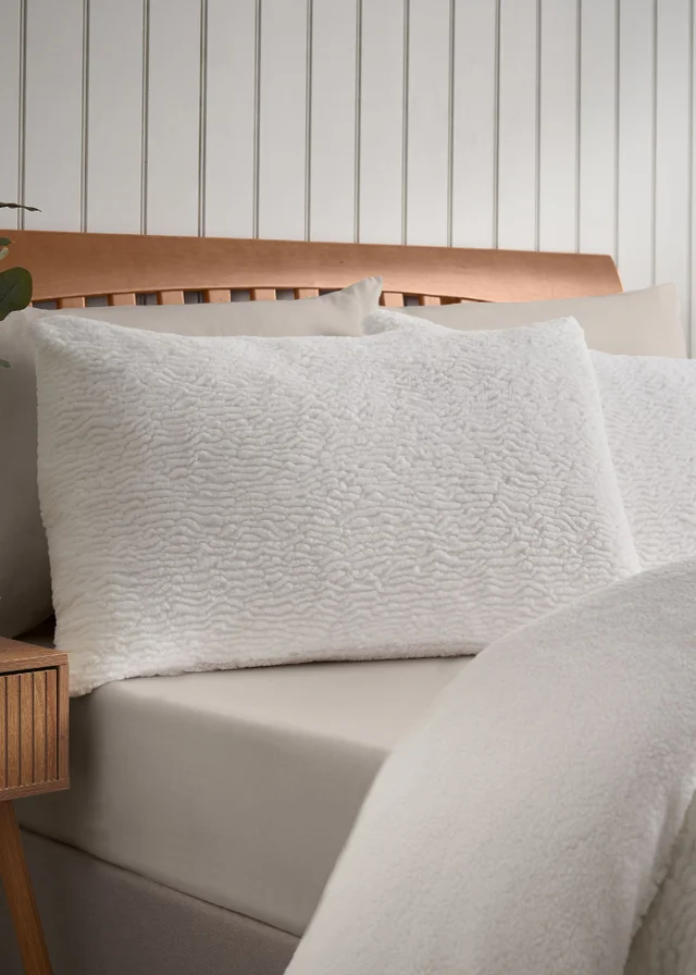 Catherine Lansfield Textured Wave Faux Fur Duvet Cover Set Cream