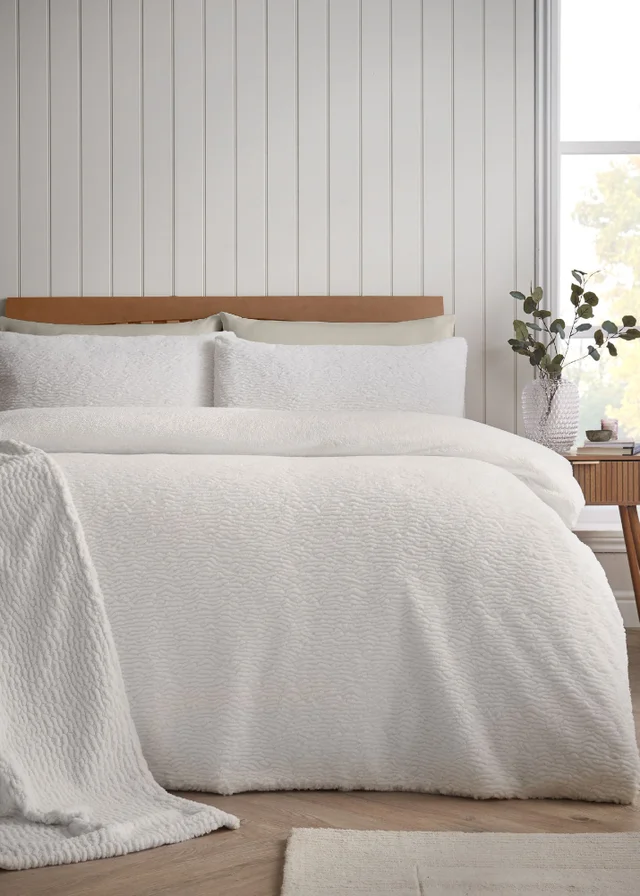 Catherine Lansfield Textured Wave Faux Fur Duvet Cover Set Cream