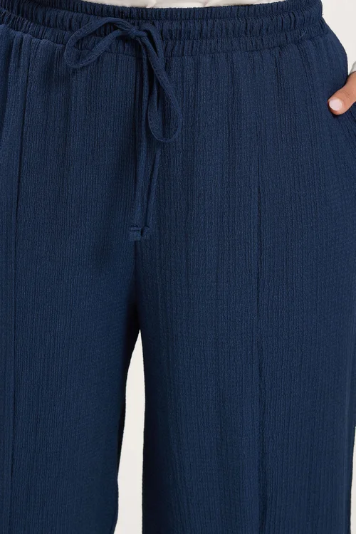 Yours Curve Navy Blue Crinkle Barrel Trousers - 26-28 Image 4