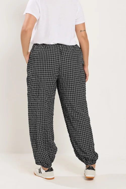 Yours Curve Black Check Balloon Trousers - 26-28 Image 3