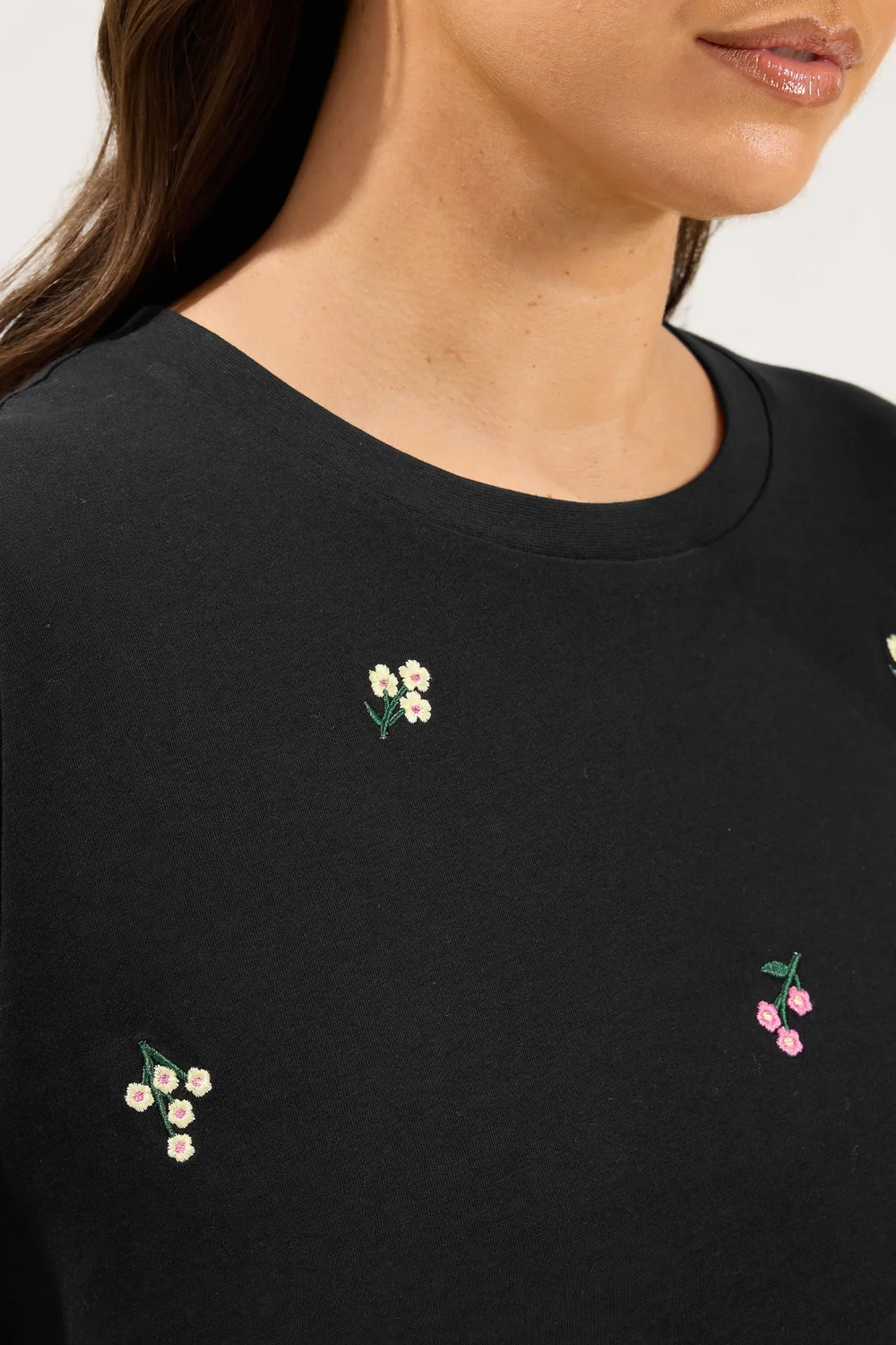 Yours Curve Black Embroidered Blossom T-Shirt - 18 Image 5