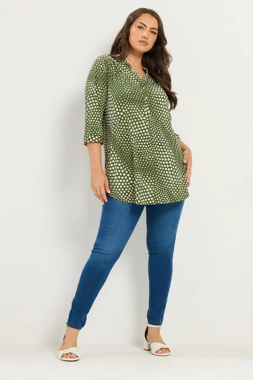 Yours Curve Green Polka Dot Half Placket Shirt - 20 Image 3