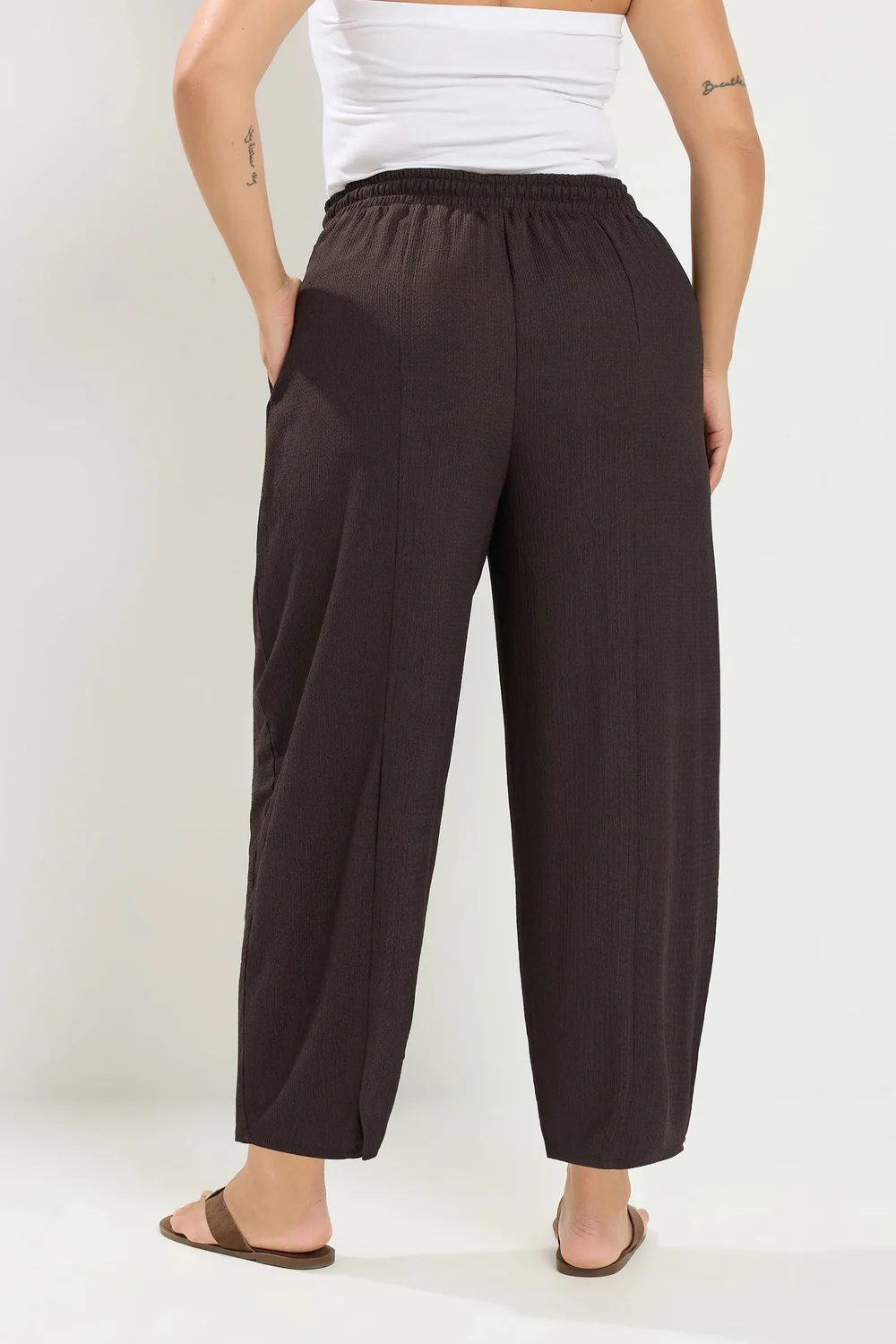 Yours Curve Chocolate Brown Crinkle Barrel Trousers - 26-28 Image 3