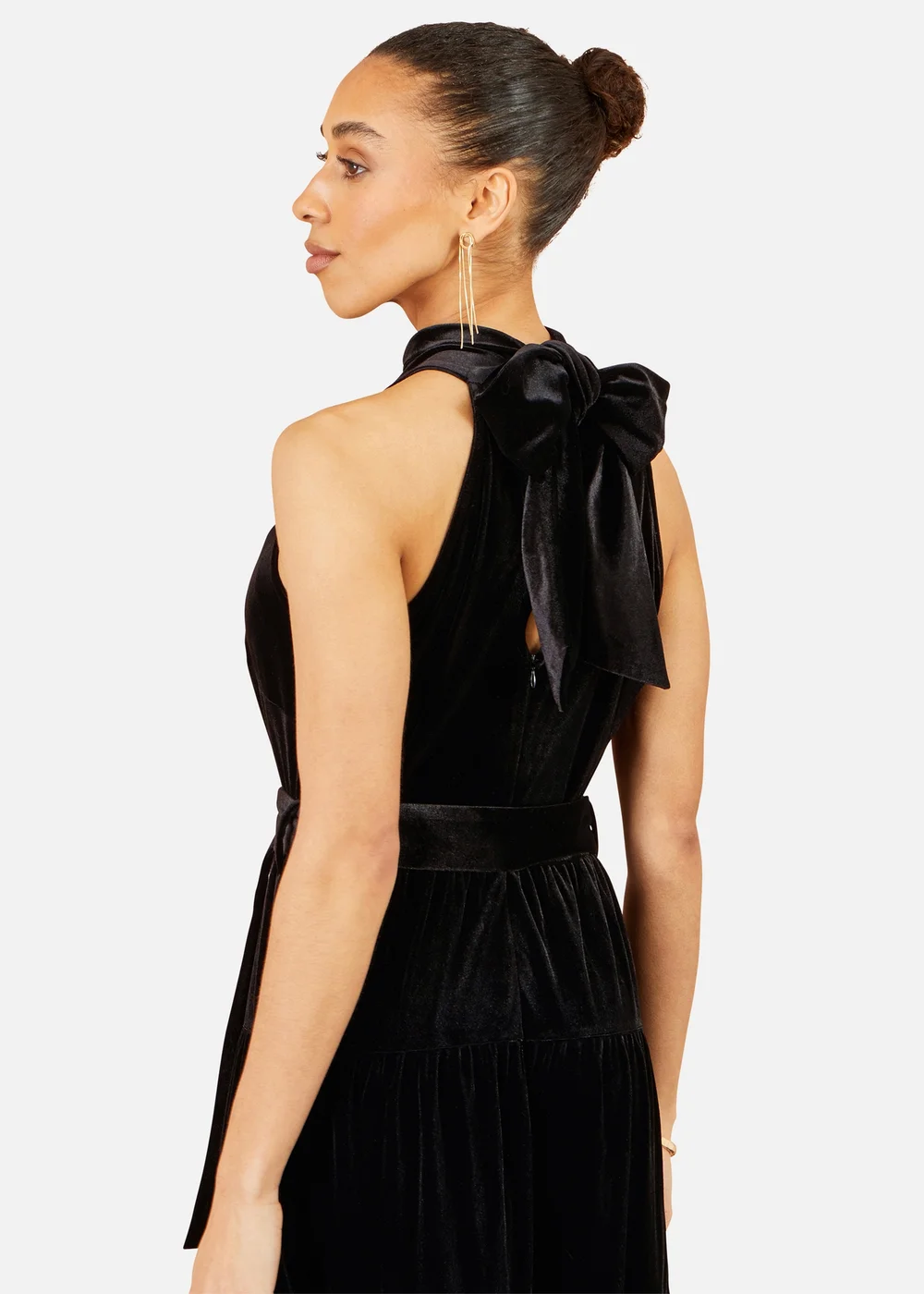Yumi Black Velvet Halter Midi Dress With Belt - 10 Image 4
