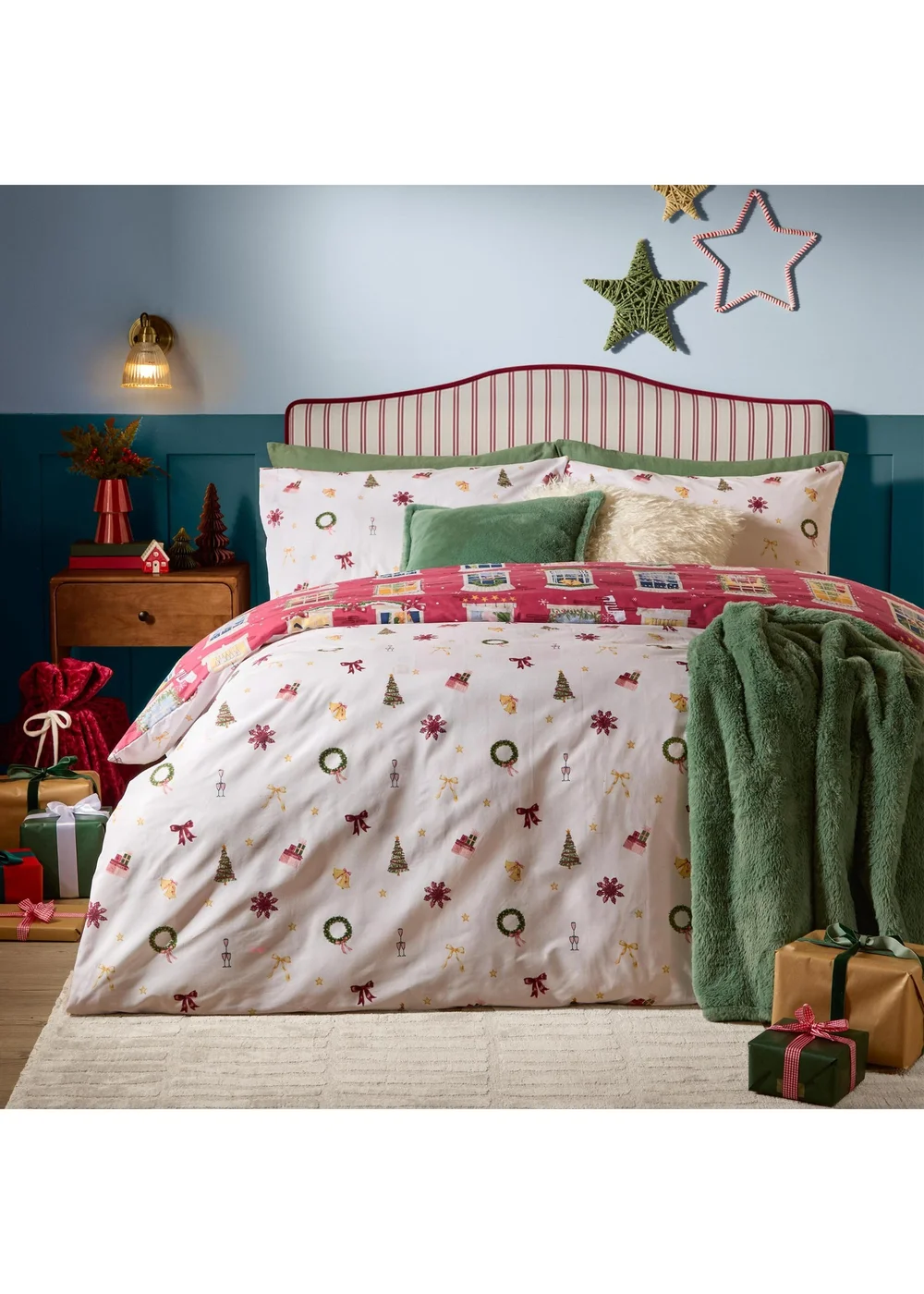 Furn Christmas Eve Double Reversible Duvet Sets Cranberry - Single Image 2