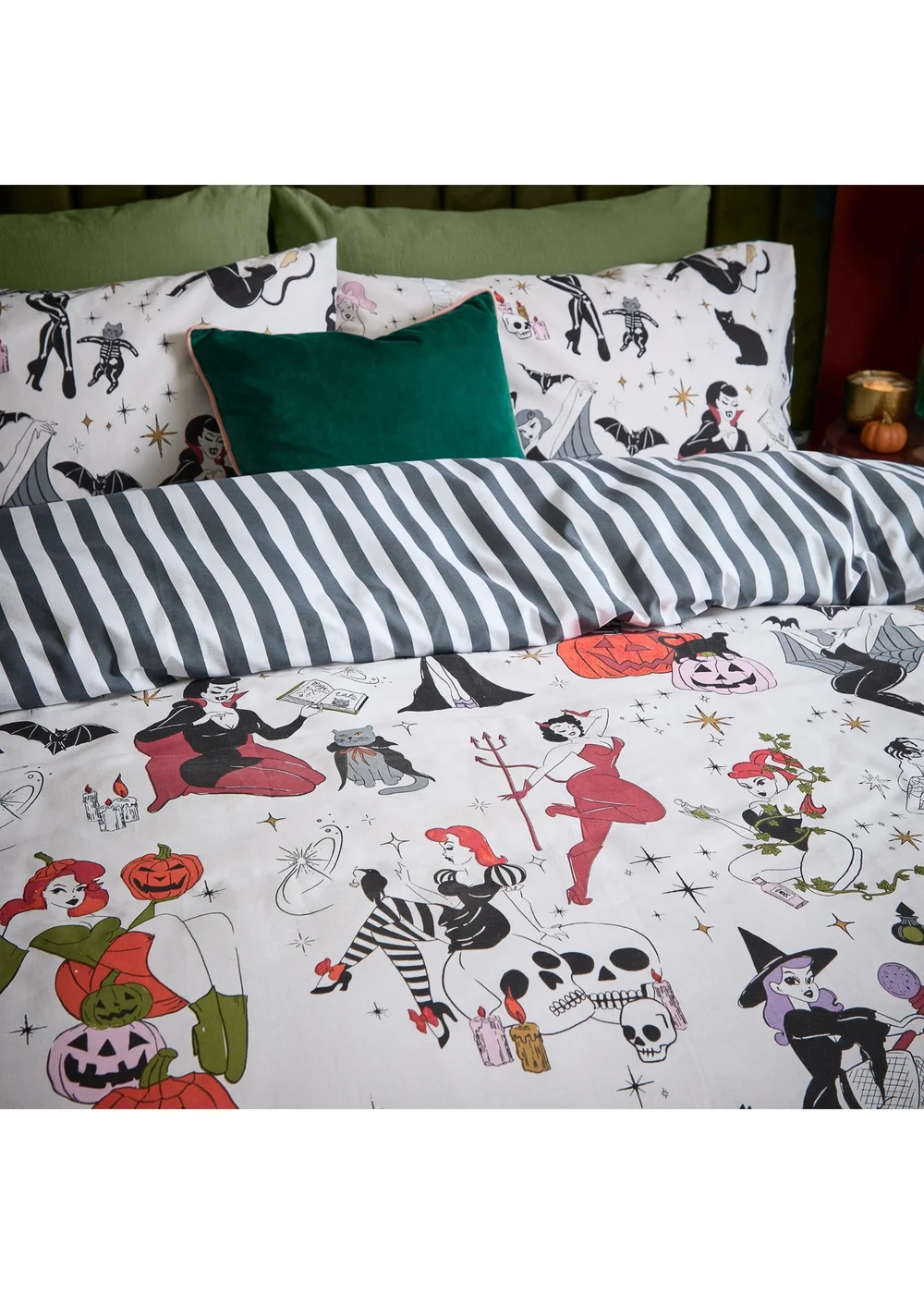 Furn Trick or Treat King Reversible Halloween Duvet Sets Monochrome - Single Image 3