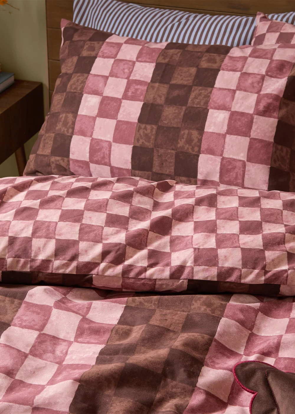 Furn Huxley Double Reversible Checkerboard Duvet Set Chocolate & Blush - Single Image 4