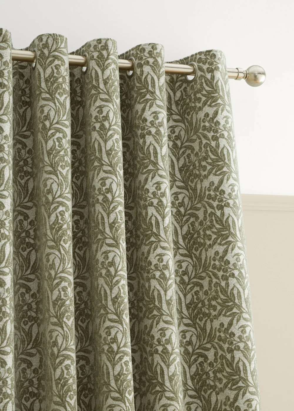 Bianca Fine Linens Chenille Leaves Lined Eyelet Curtains Green - 46W X 54D (117x137cm Image 3