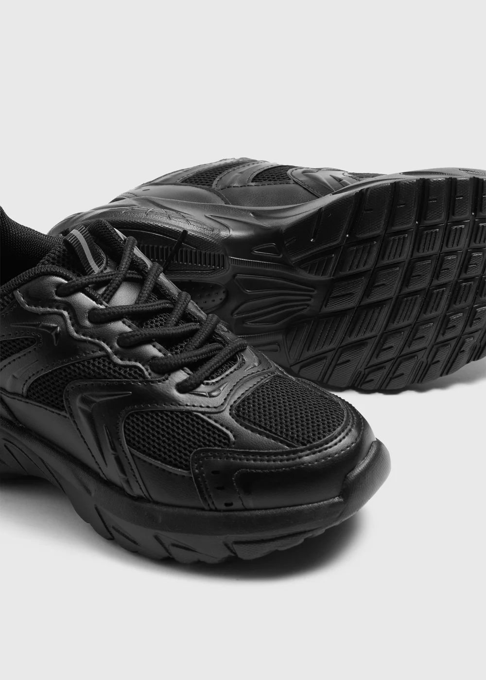 Boys Black Chunky School Trainers (Younger 10-Older 6) - 10 Infants Image 2