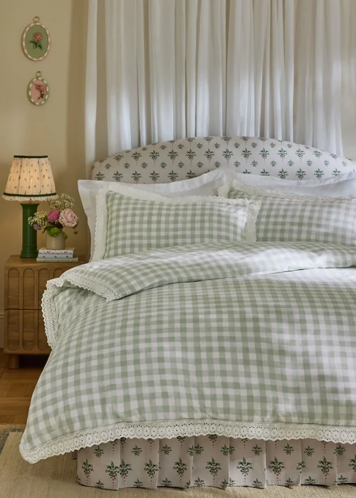 Cath Kidston Painted Gingham Lace Reversible Cotton Duvet Cover Set Green - Single Image 1