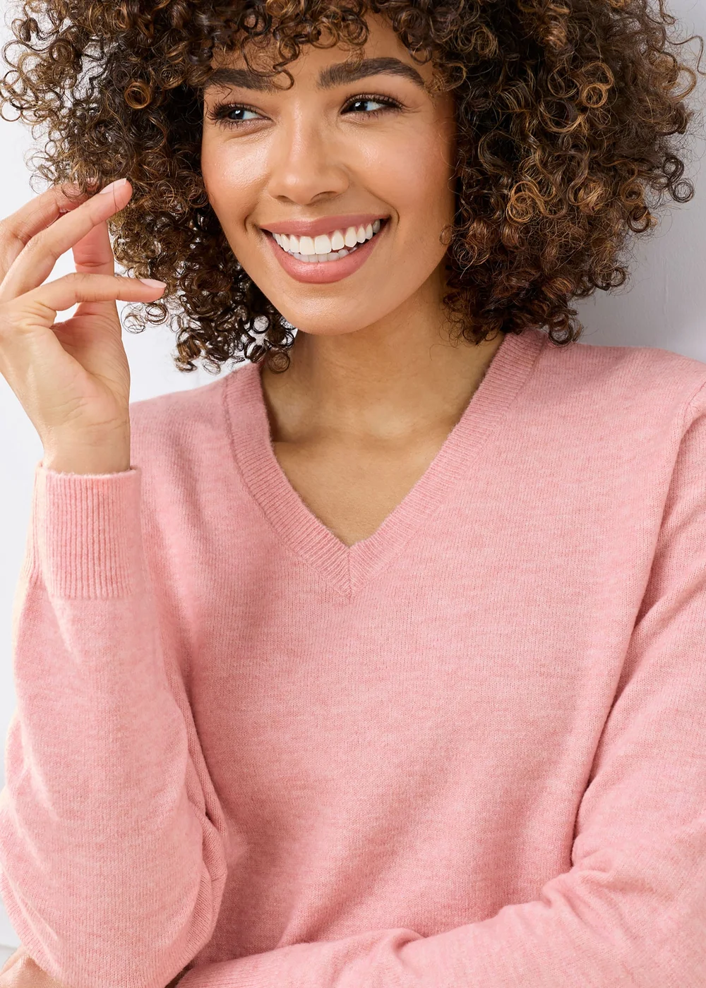 Cotton Traders Rose Fine Knit V-Neck Jumper - 20 Image 4