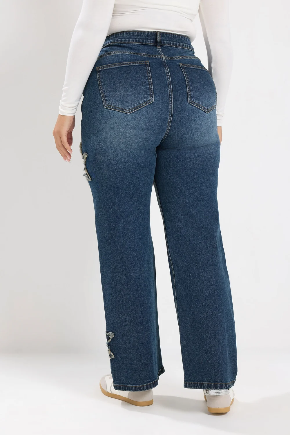 Yours Curve Mid Blue Star Embroidered Jeans - 28/L30 Image 3