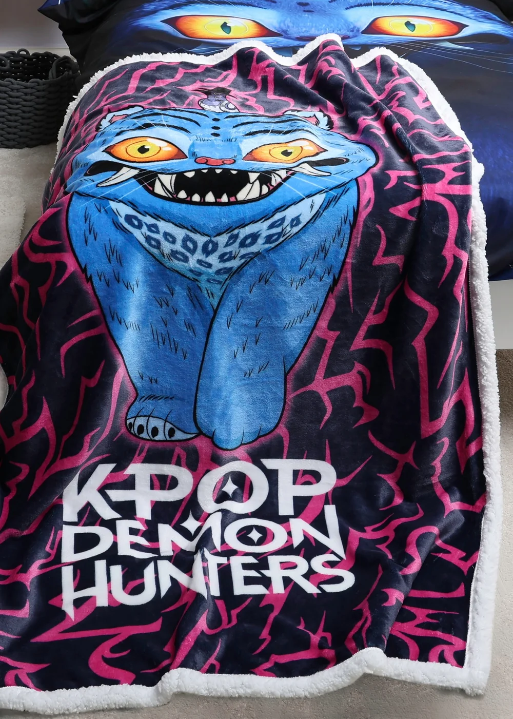 Kpop Demon Hunters Pink Sherpa Back Fleece Blanket - 100 x 150 Image 3
