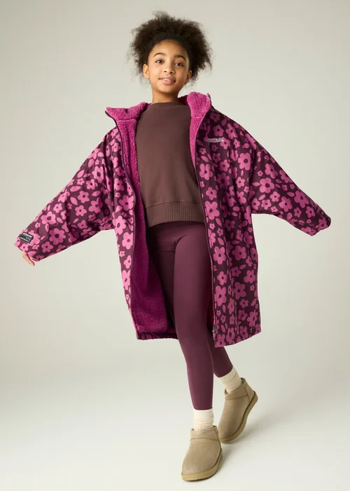 Regatta Pink Junior Waterproof Changing Robe (3-13 years) - 9-13 Yrs Image 3