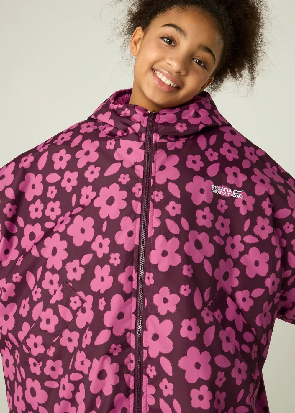Regatta Pink Junior Waterproof Changing Robe (3-13 years) - 9-13 Yrs Image 4
