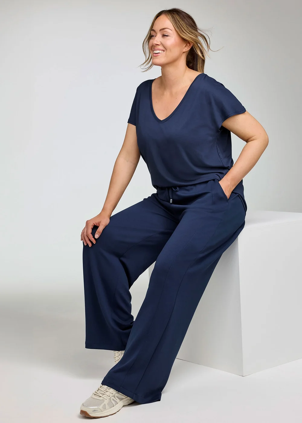 CT Active Dark Sky Wide Leg Jersey Joggers - 14/L31 Image 1