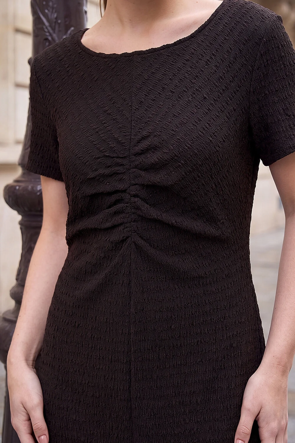 Roman Chocolate Petite Ruched Dress - 8 Image 4