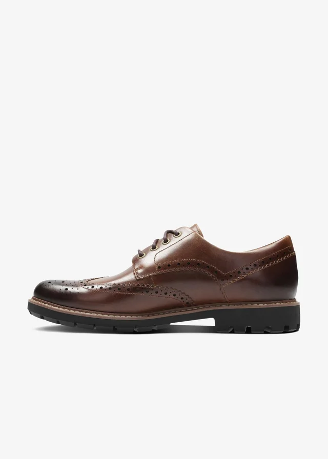 Clarks Mens Brown Batcombe Wing Leather Standard