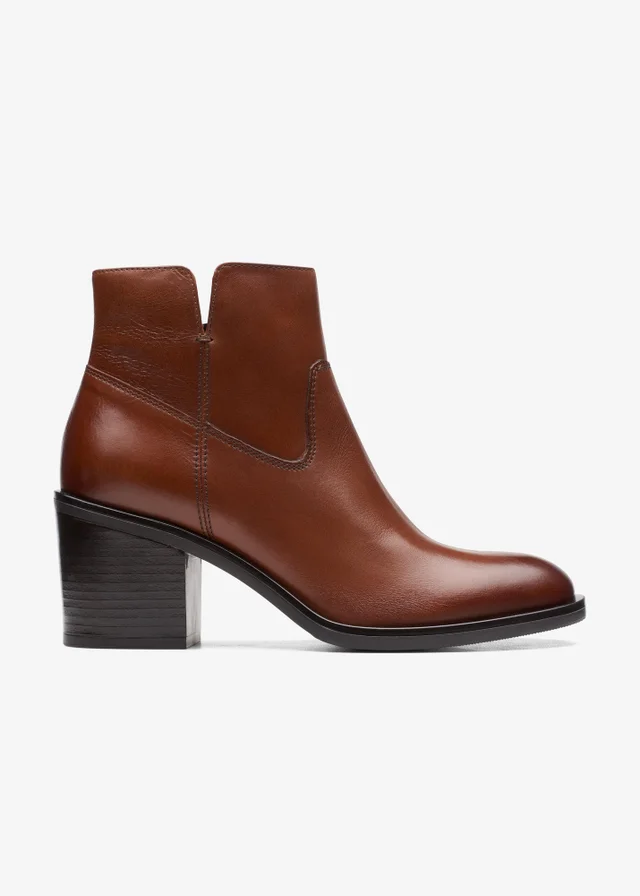 Clarks Womens Brown Valvestino Lo Leather Standard