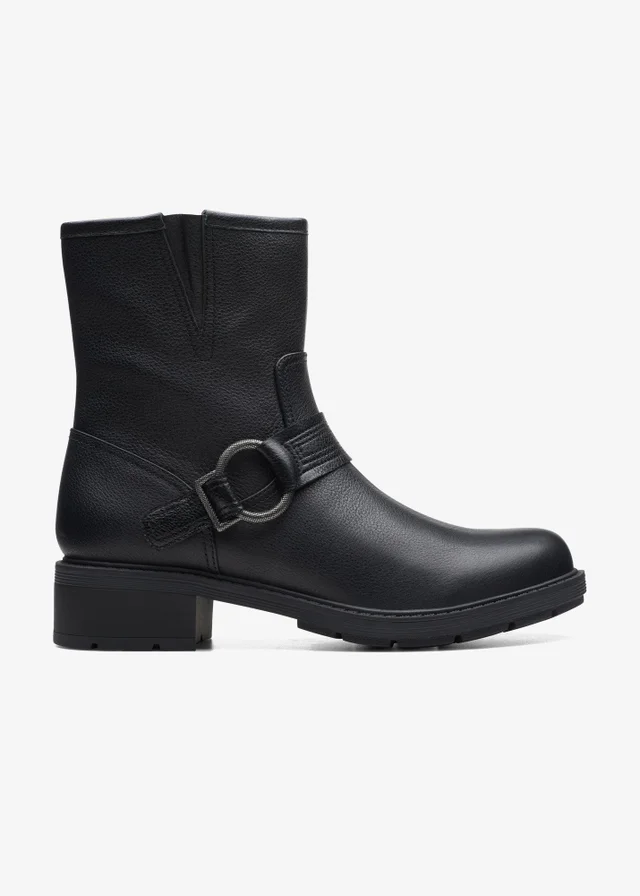 Clarks Womens Black Hearth Cross Leather Standard