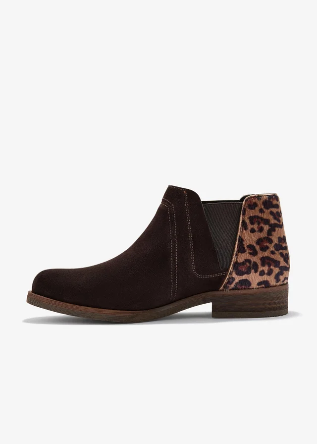 Clarks Womens Brown Demi 2 Beat Suede Standard