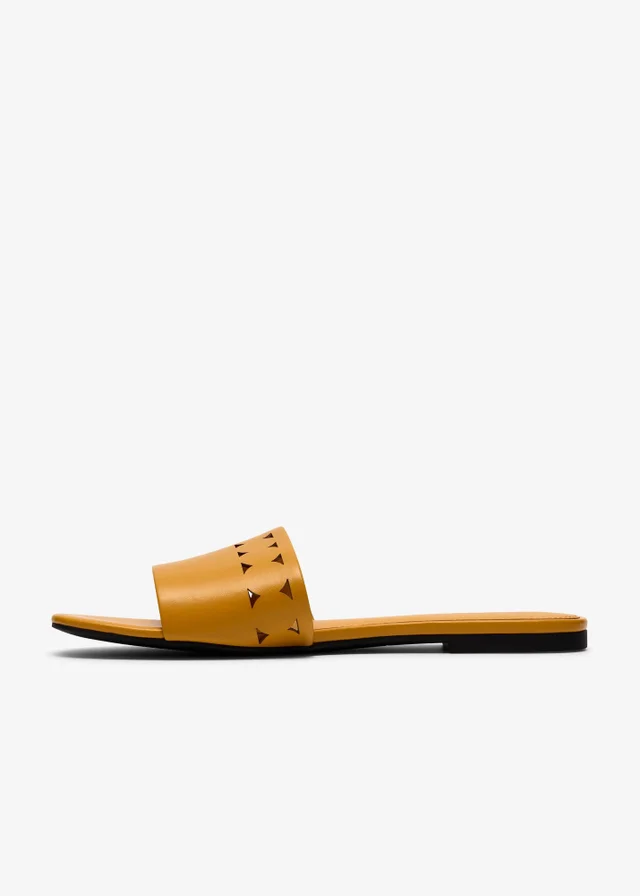 Clarks Womens Yellow Kediri Mule Synthetic Standard