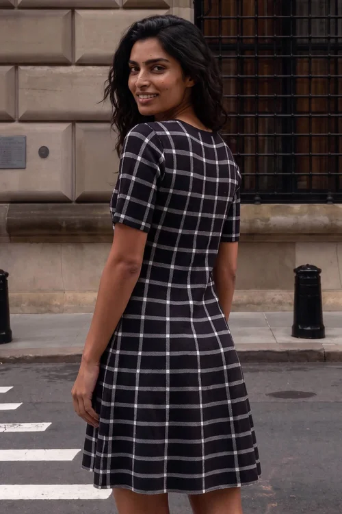 Roman Black Check Print Knitted Dress - 14 Image 3
