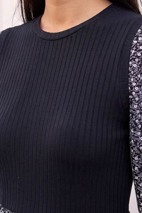 Roman Black Vest Detail Flora Dr - 12 Image 4
