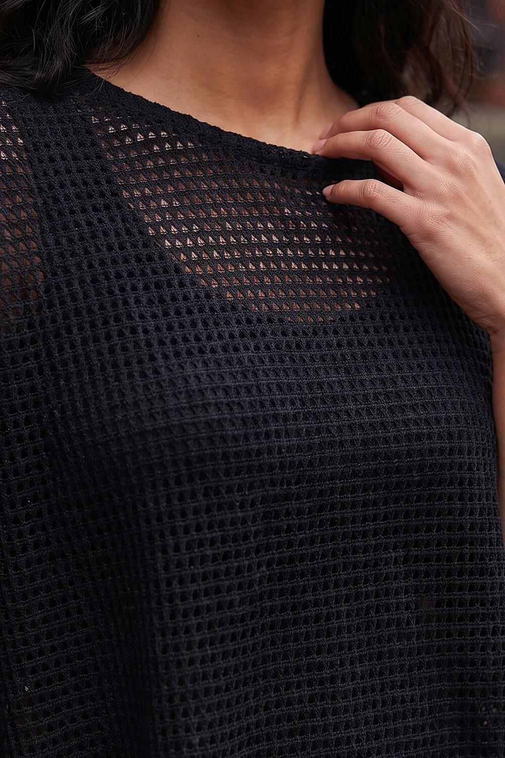 Roman Black Textured Cape Top - L Image 4