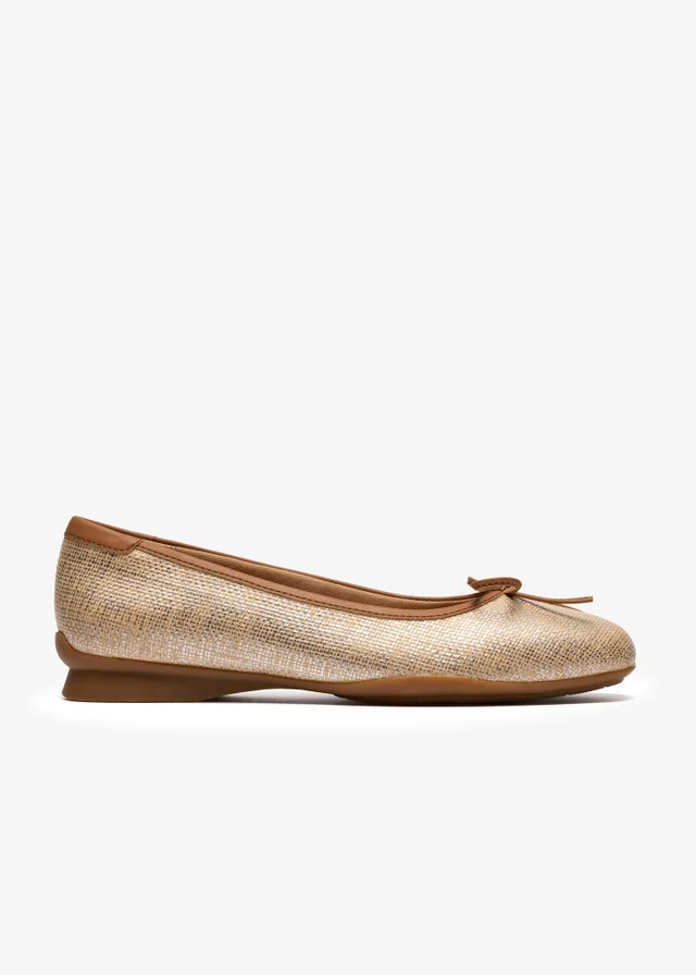 Clarks Womens Brown Jazmynn Bow Textile Standard