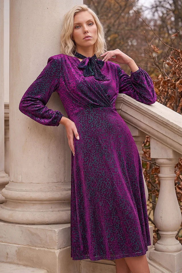 Roman Wine Petite Tie Neck Midi Dress
