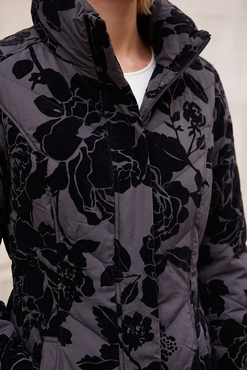 Roman Black Rose Flocked Coat - 20 Image 4